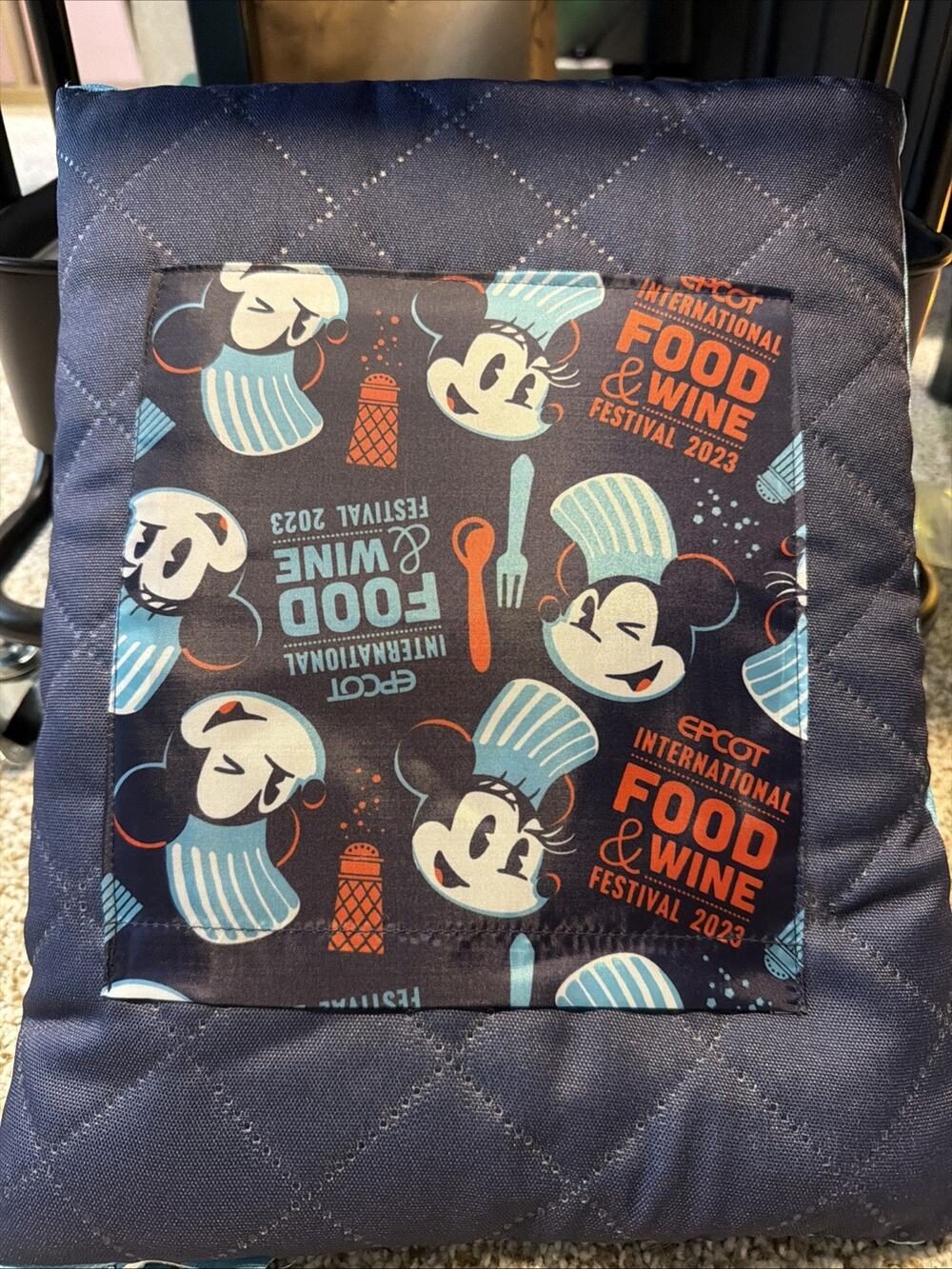 Disney Parks EPCOT Food Wine 2023 Mickey Minnie Reusable Zipper Picnic Blanket